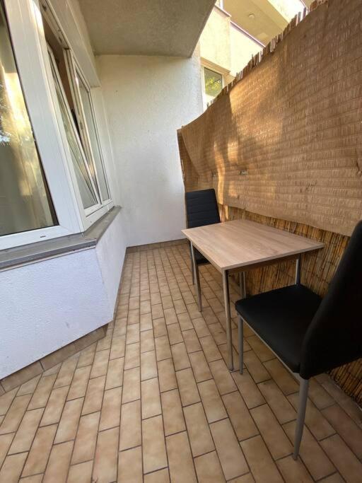 Apartment With Balcony Berlin Luaran gambar