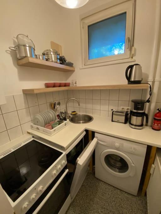Apartment With Balcony Berlin Luaran gambar